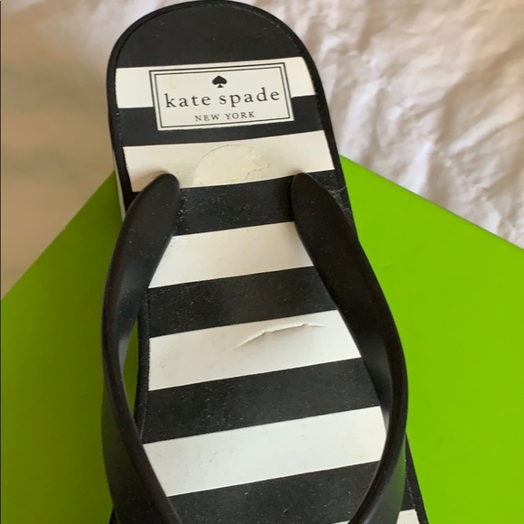 Kate Spade Rhett Black & White Wedge flip flops - Picture 4 of 8